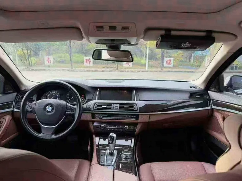 宝马5系 后面外观一