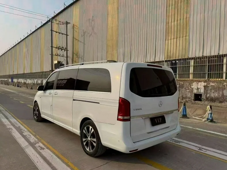 奔驰V 内饰前排