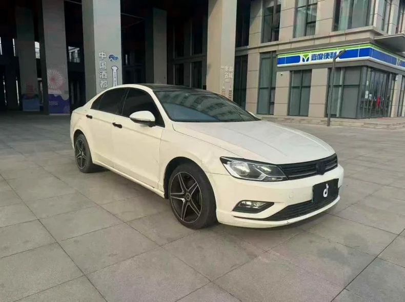 大众凌渡 正面外观二