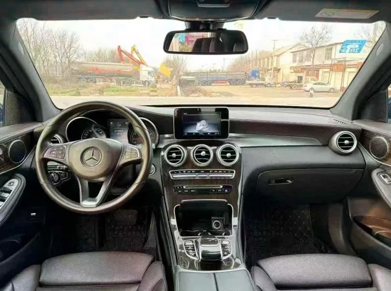 奔驰GLC 后面外观一