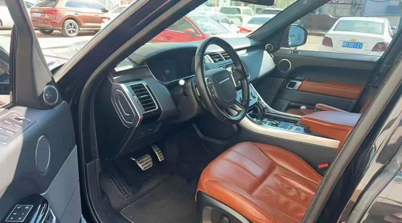 路虎揽胜运动 后面外观一