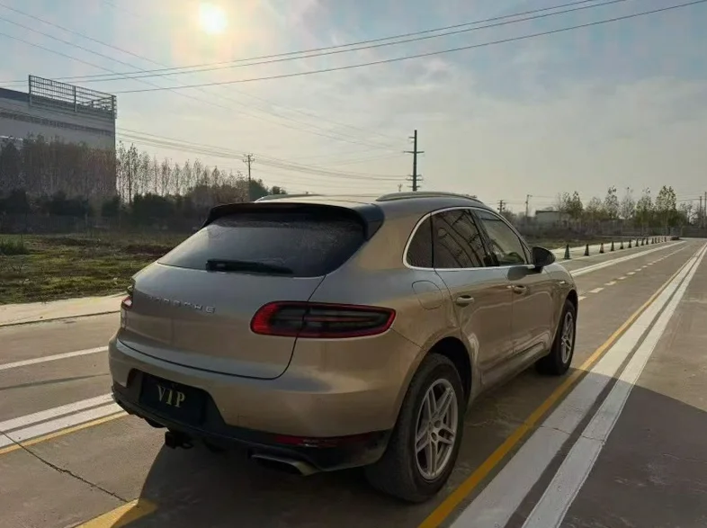 保时捷Macan 内饰后排