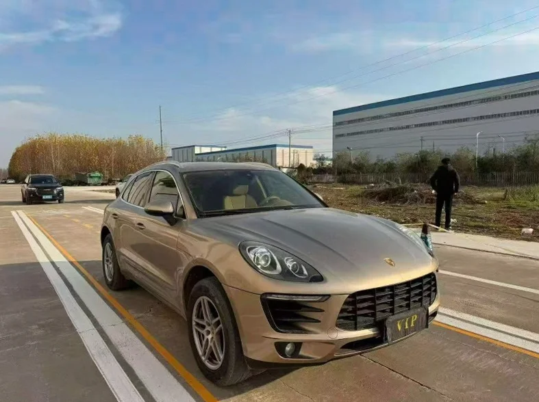 保时捷Macan 正面外观三