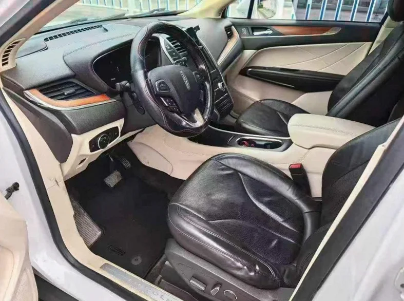 林肯MKC 后面外观一