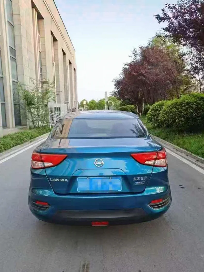 日产蓝鸟 驾驶室