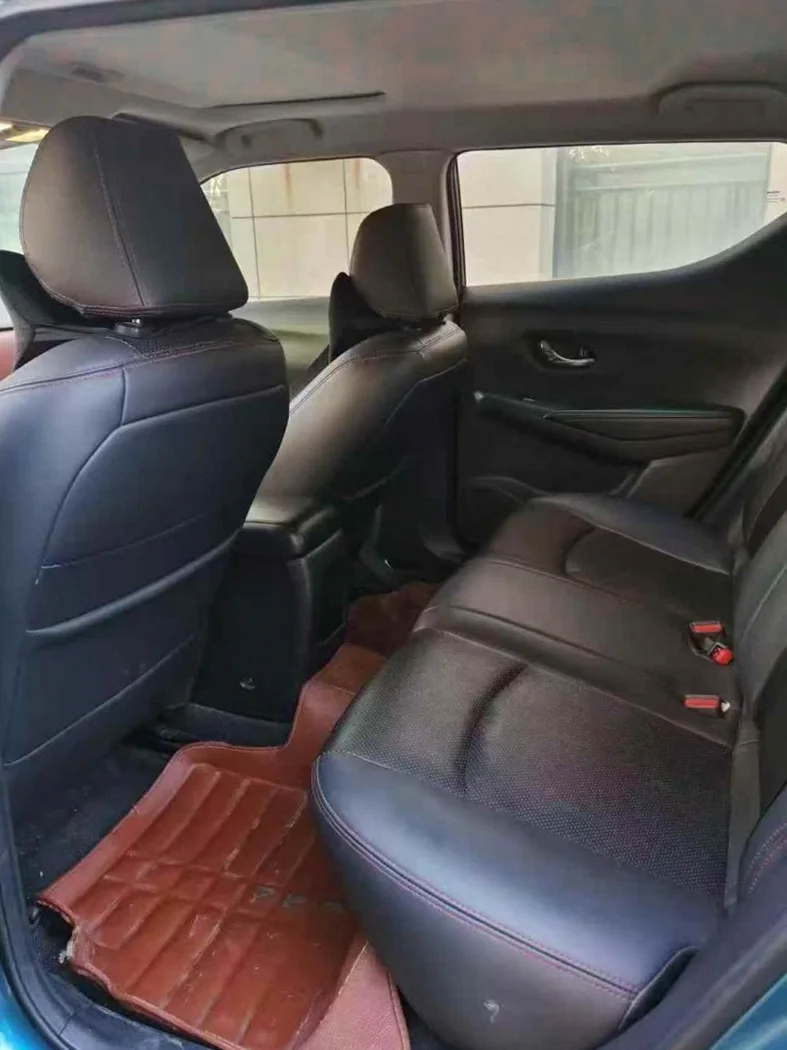 日产蓝鸟 后面外观三