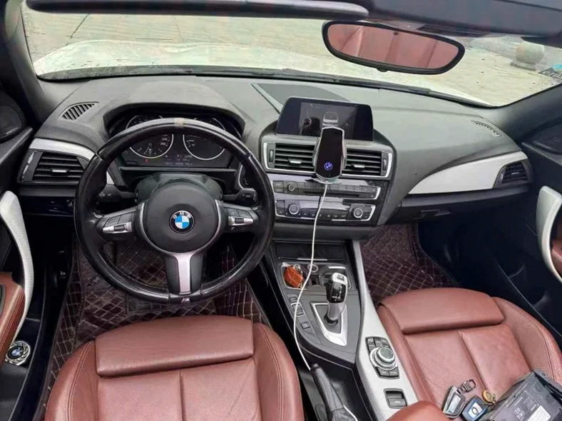 宝马2系 驾驶室