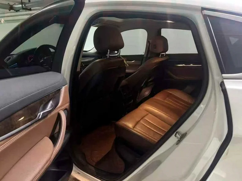 宝马X6 后面外观三