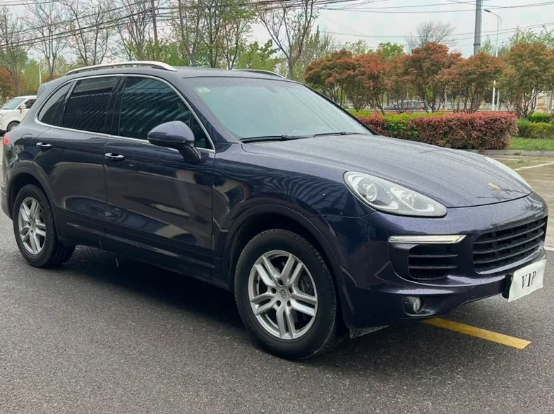 保时捷卡宴 正面外观二