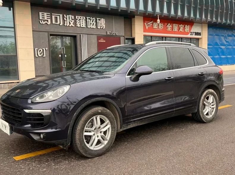 保时捷卡宴 正面外观三