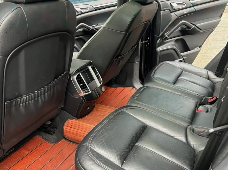 保时捷卡宴 后面外观二