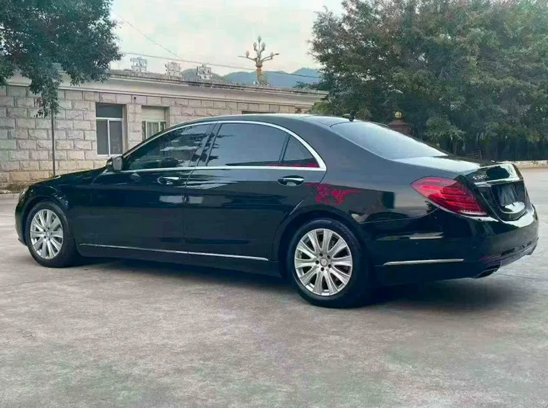 奔驰S 内饰前排