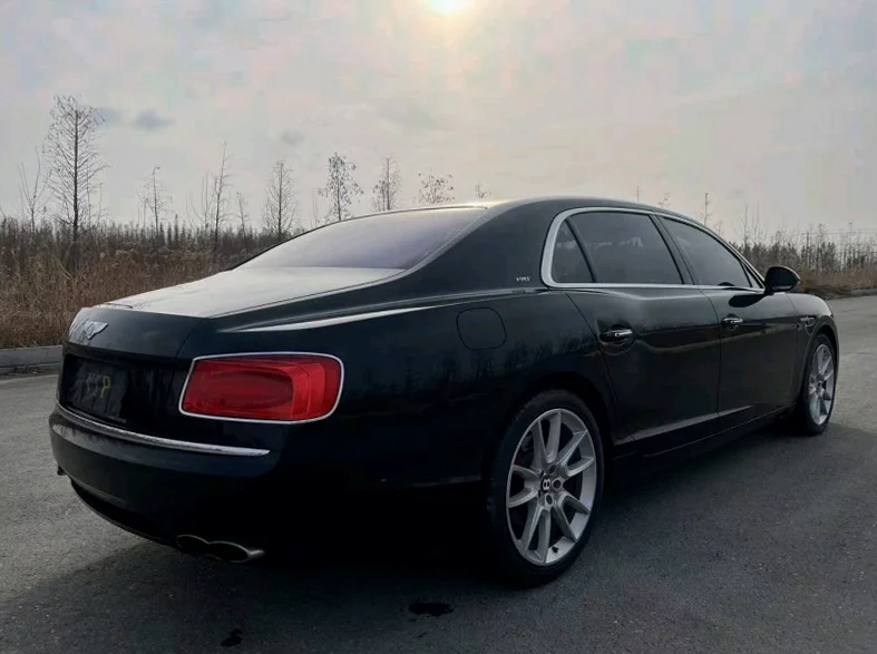 宾利飞驰 驾驶室