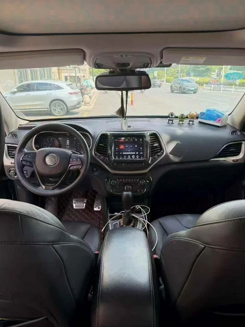 Jeep自由光 后面外观三