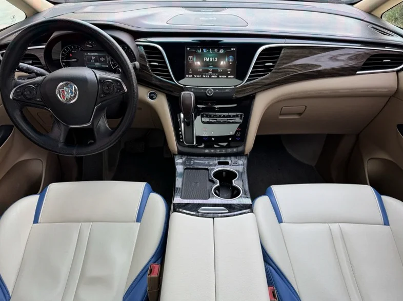 别克GL8 内饰后排