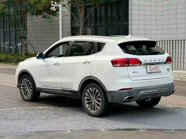 哈弗H6 内饰前排