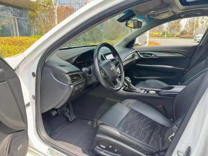 凯迪拉克ATS-L 后面外观二