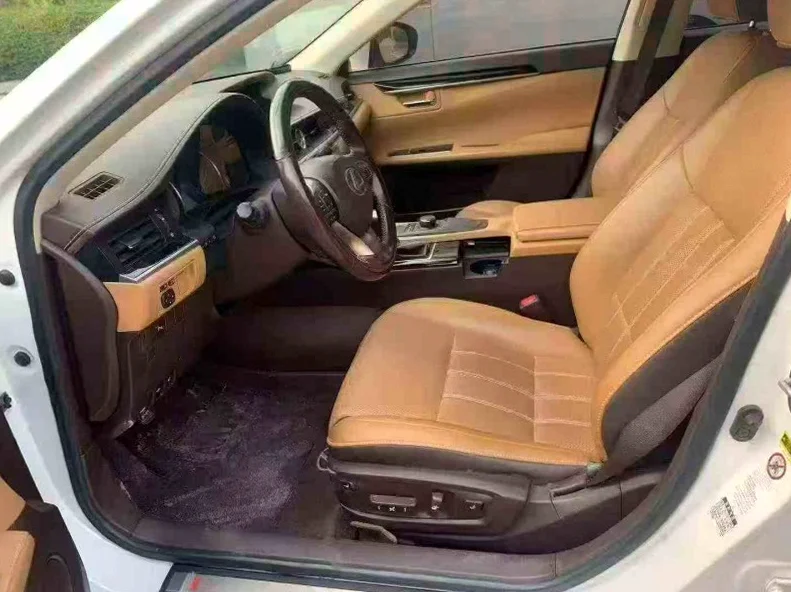 雷克萨斯ES 后面外观三