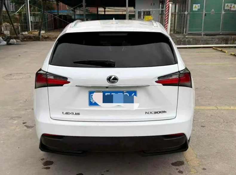 雷克萨斯NX 驾驶室