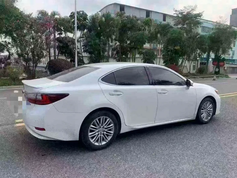 雷克萨斯ES 内饰后排