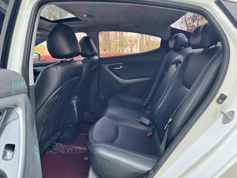 现代朗动 后面外观三