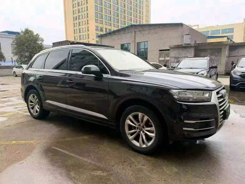 奥迪Q7 正面外观二