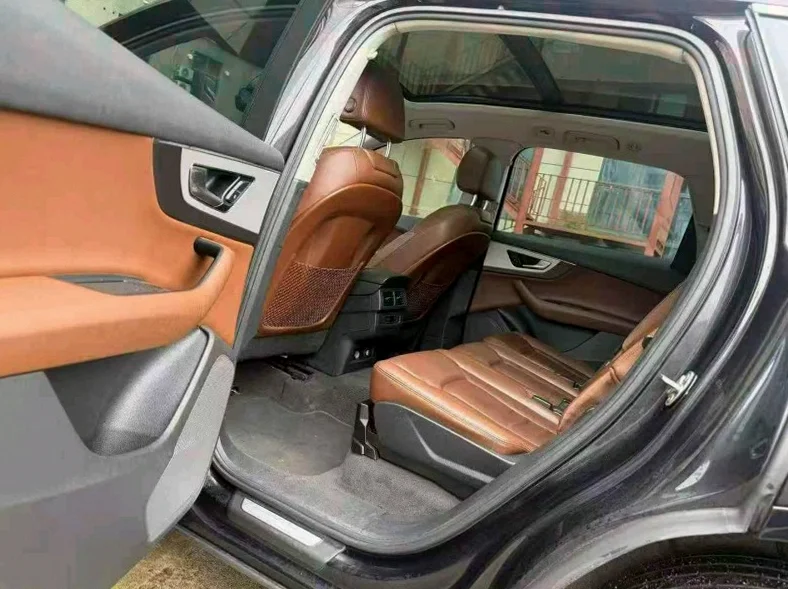 奥迪Q7 后面外观二