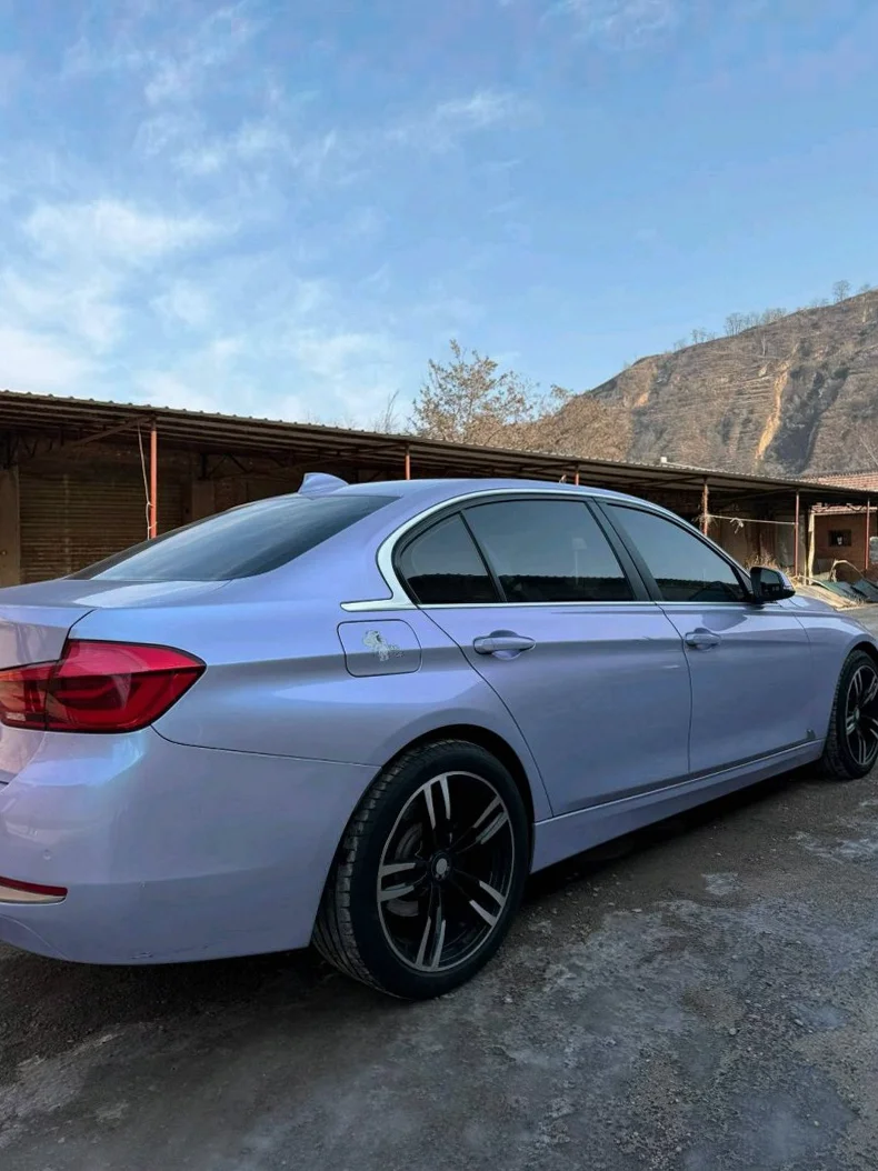 宝马3系 内饰后排