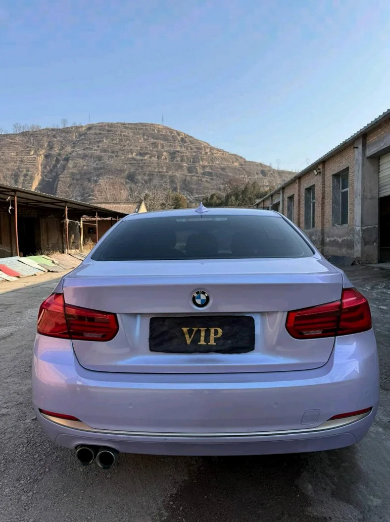 宝马3系 驾驶室