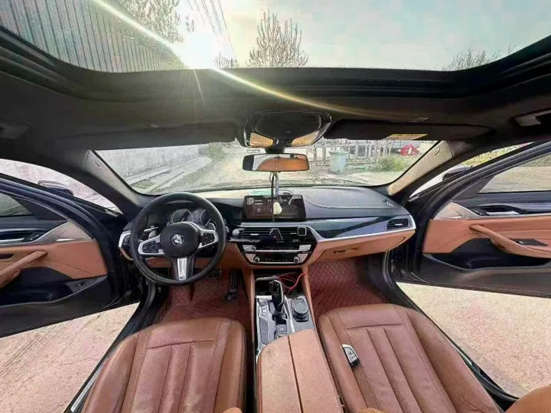 宝马5系 后面外观一