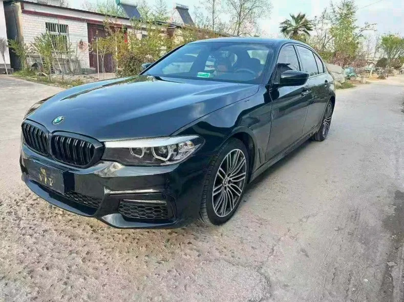 宝马5系 正面外观三