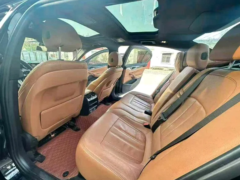 宝马5系 后面外观二