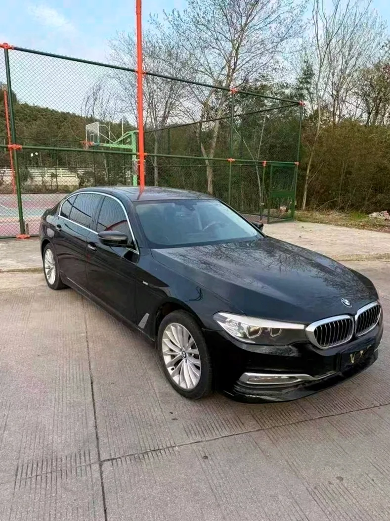 宝马5系 正面外观三