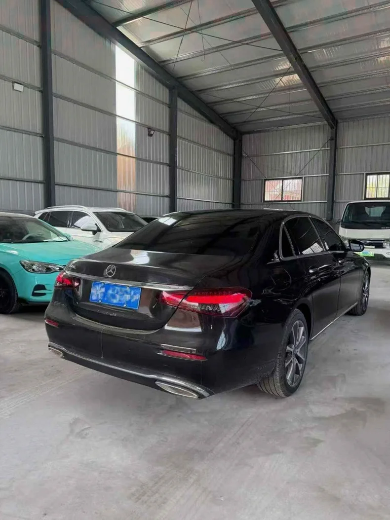 奔驰E 内饰前排