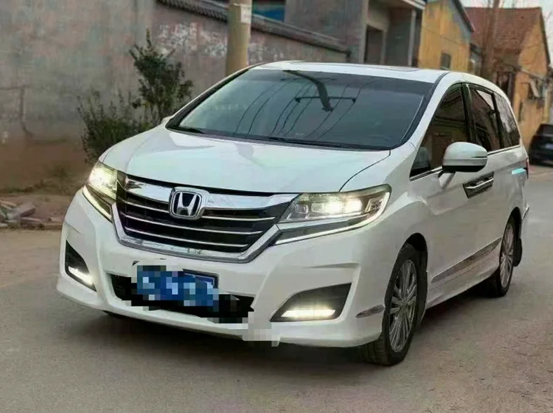 本田艾力绅 正面外观三