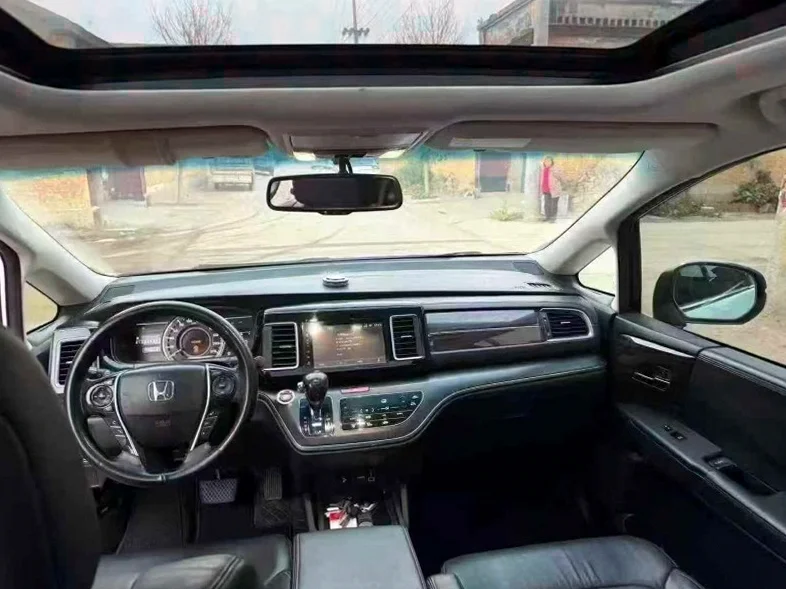 本田艾力绅 后面外观三