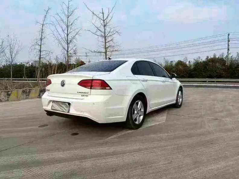 大众凌渡 后面外观一