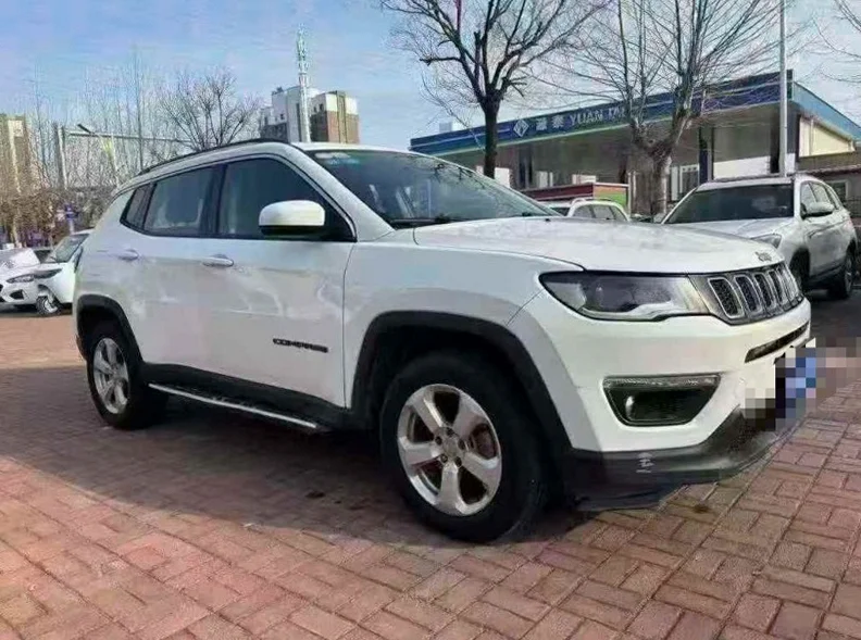 Jeep指南者 内饰后排