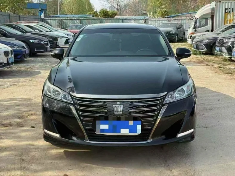 18年丰田皇冠十四代水晶标2.0T