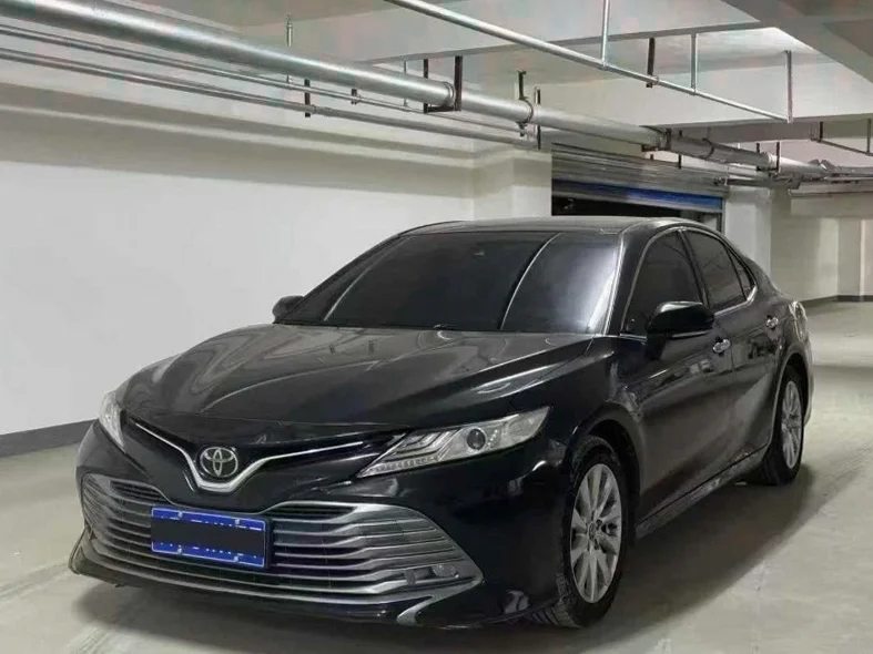 丰田凯美瑞 正面外观二