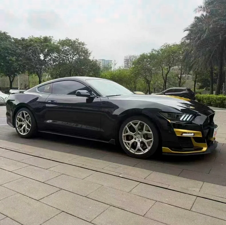 福特野马 正面外观二