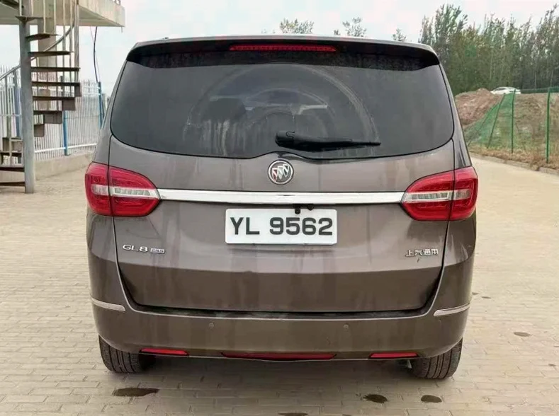 别克GL8 后面外观三