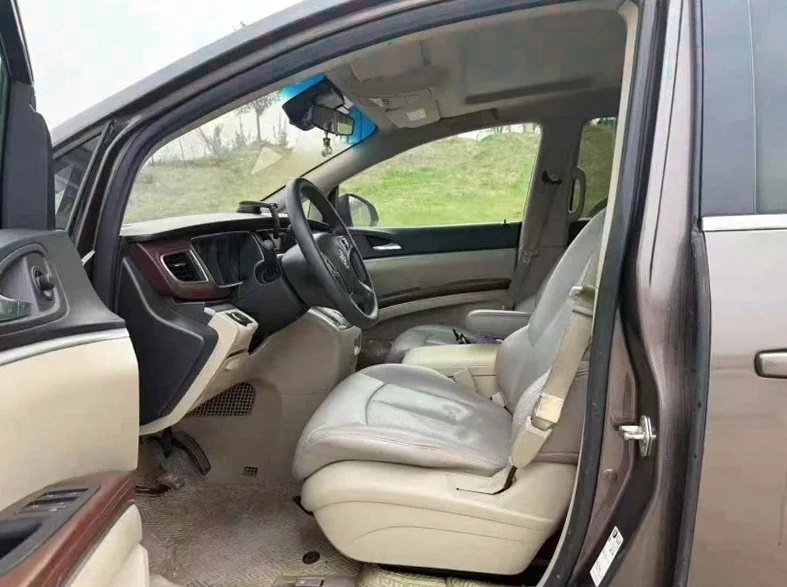 别克GL8 内饰后排