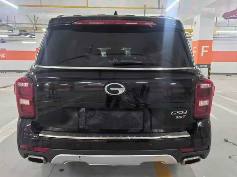 传祺GS8 内饰前排