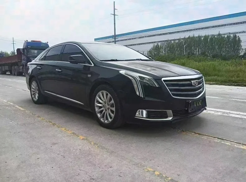 凯迪拉克XTS 正面外观三