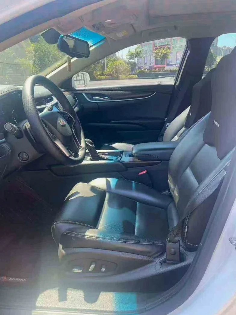 凯迪拉克XTS 后面外观一