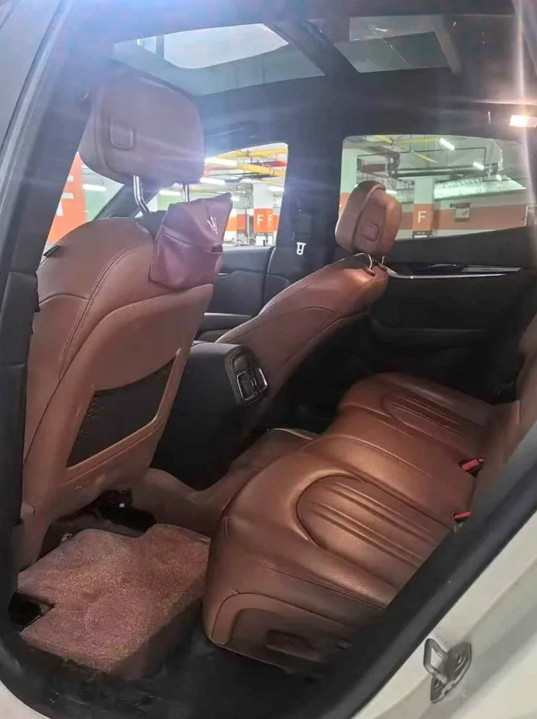 玛莎拉蒂Levante 内饰前排