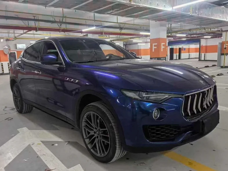 玛莎拉蒂Levante 正面外观三