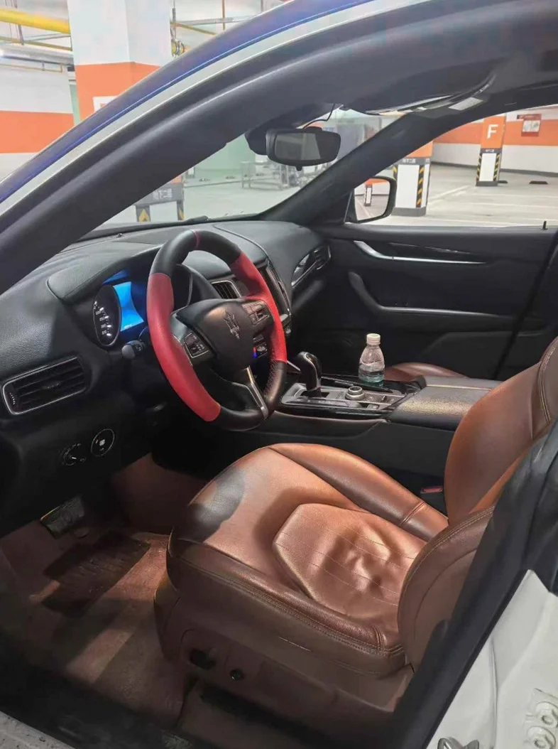 玛莎拉蒂Levante 后面外观二