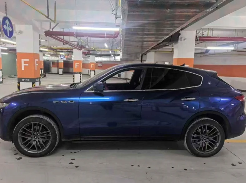 玛莎拉蒂Levante 后面外观三